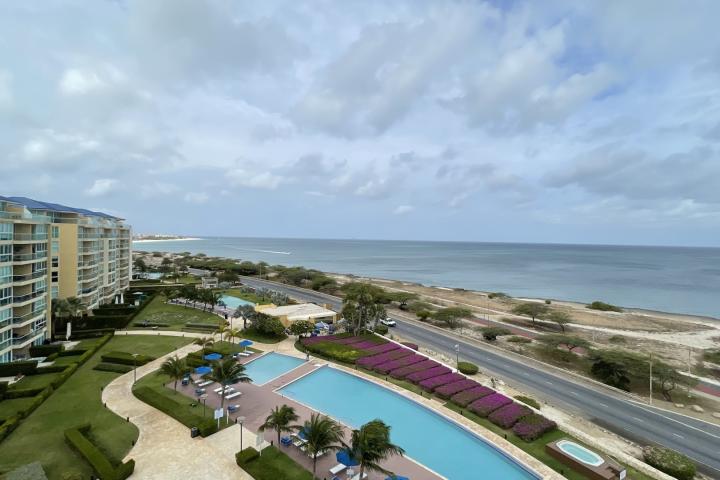 Oceanfront Penthouse by Eagle Beach REDUCED ! photo 3