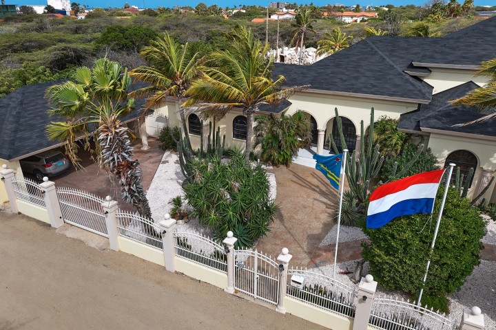 Oranjestad Luxury Villa photo 3