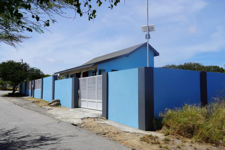 Charming bungalow home in Papilon photo 2