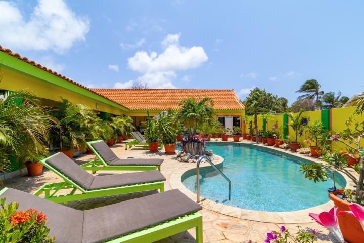 Tropical Oasis Happy Days photo 1