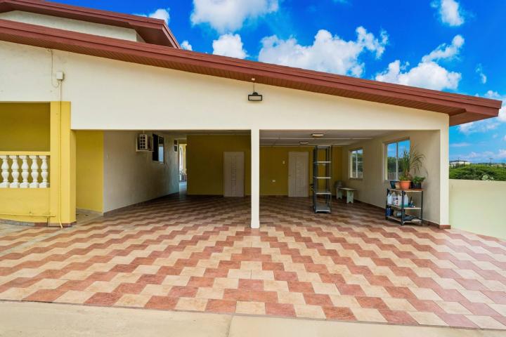 Barcadera Private Estate | Spacious Home on a 1,313 m² Private Lot photo 5